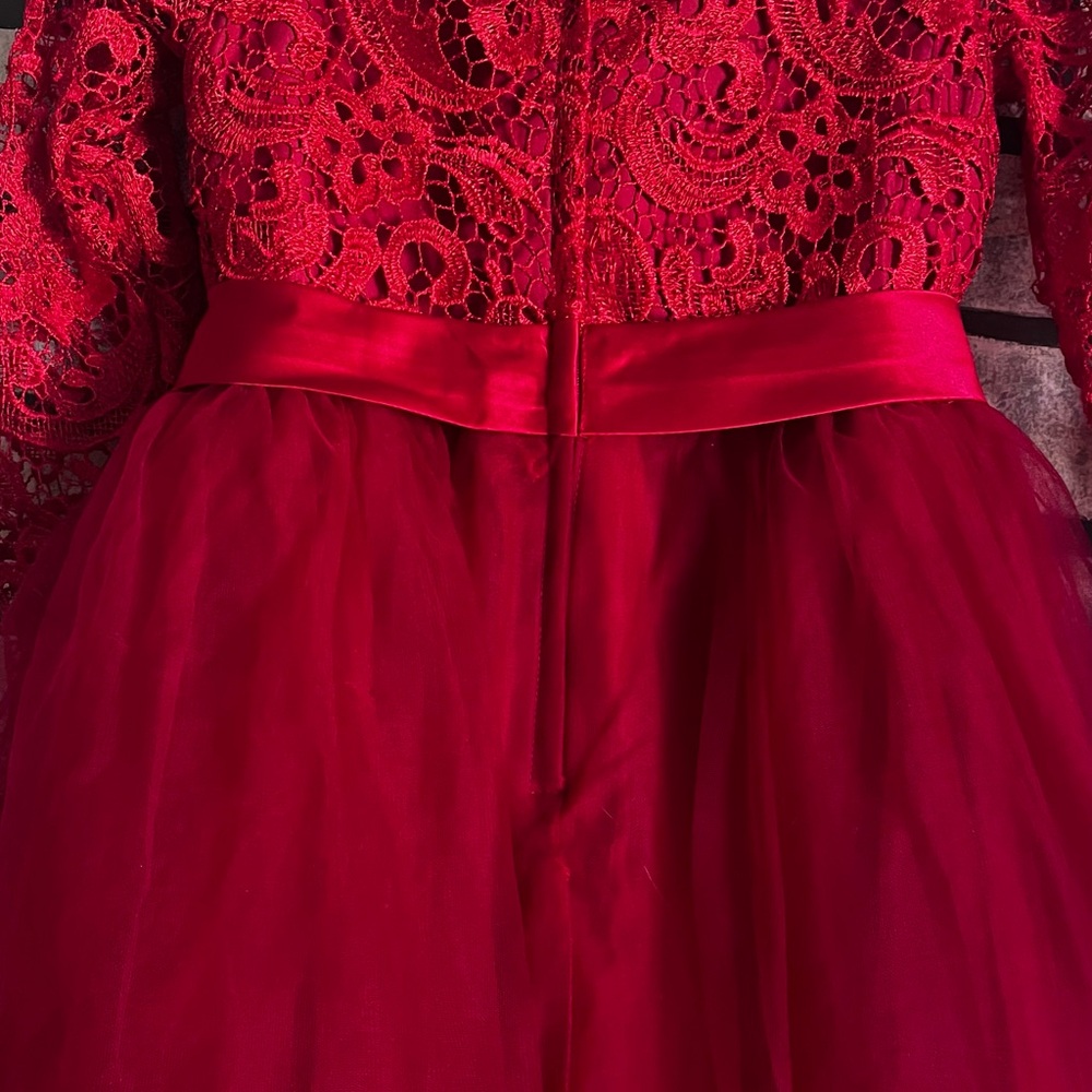 Girls Elegant Red Lace Dress Size 10-11 - Picture 5 of 7